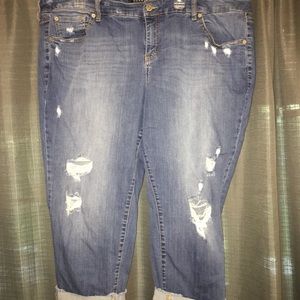 Torrid Distressed Denim Crops size 24